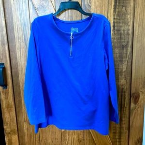 d&co 1X Long sleeved soft heavy cotton blue top